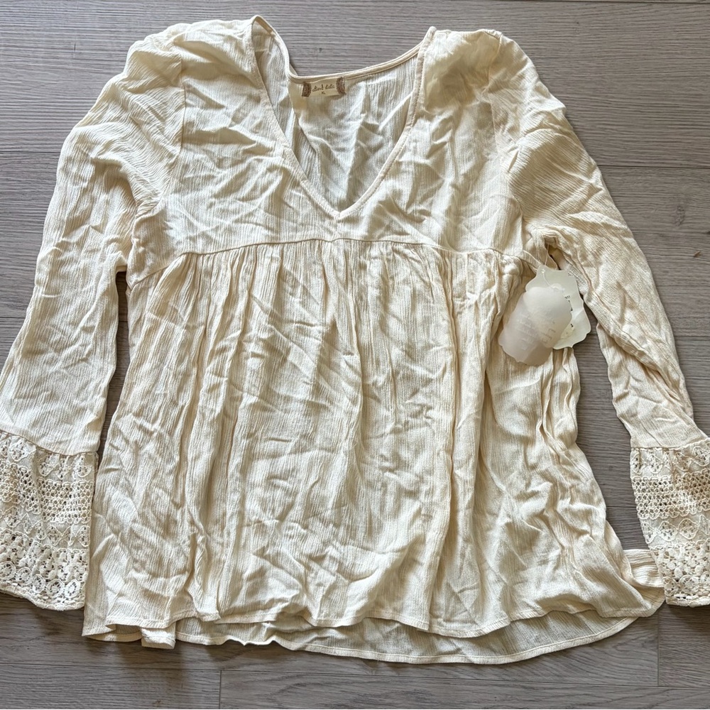 Women's Altar'd State Top with Lace Sleeves Daisy Fairy Boho XL NWT NEW